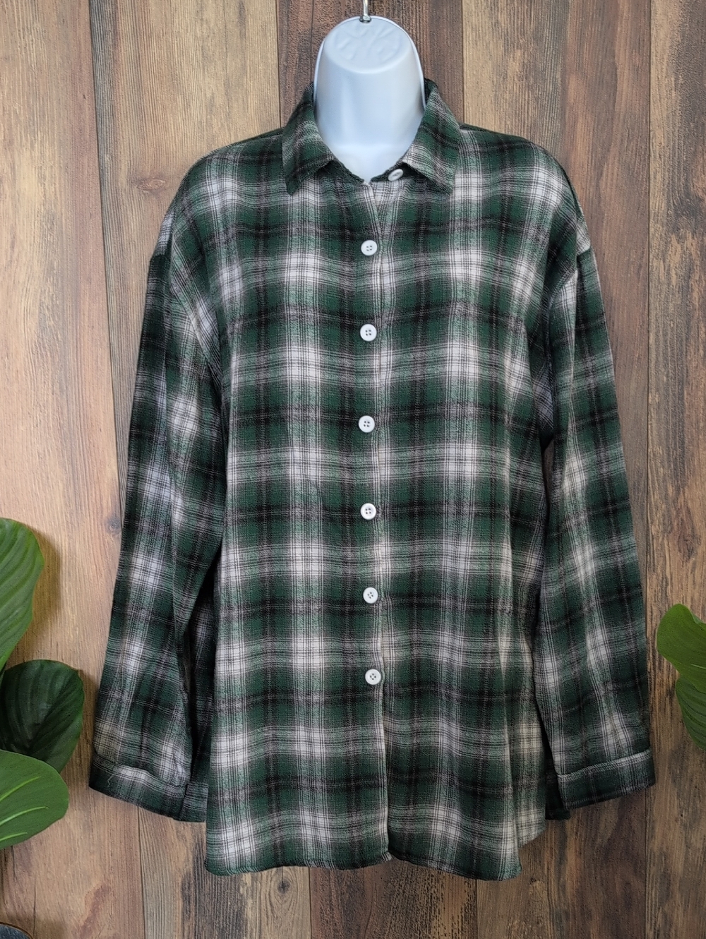 Forest Green Plaid Button-Down Shirt XL       W311